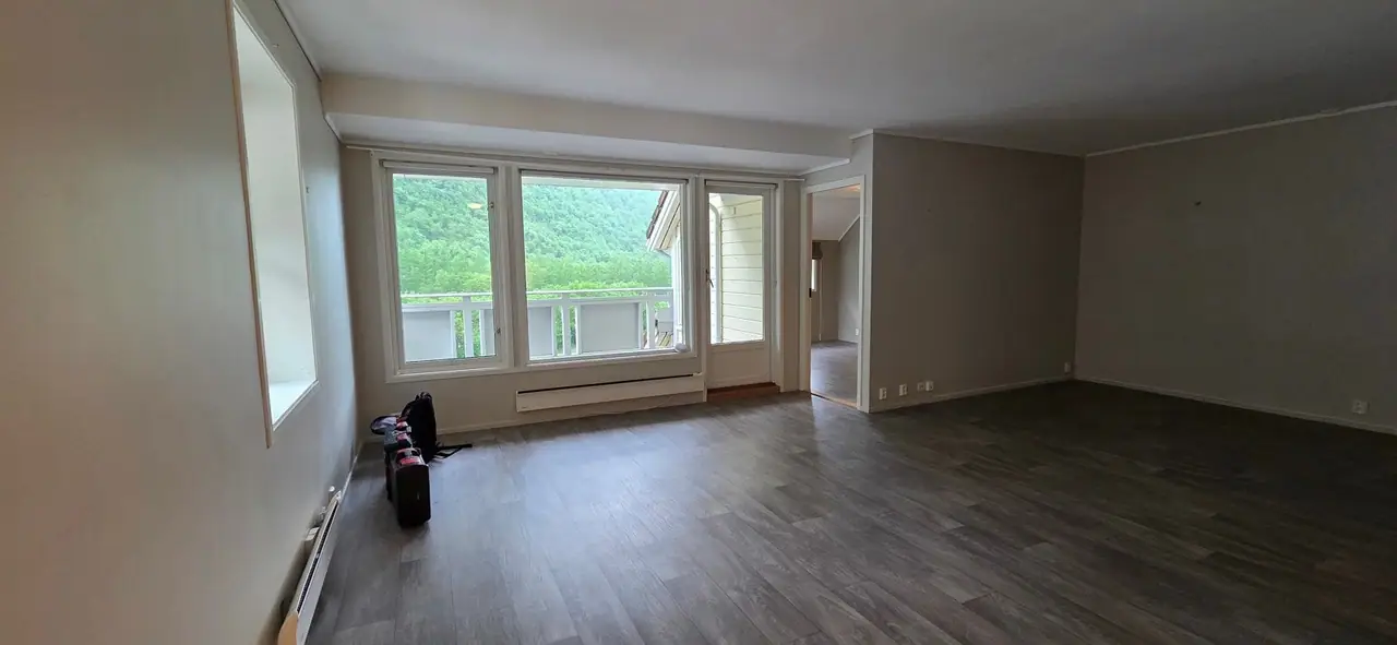 Tre roms leilighet med parkeringsplass i kjeller - Hjetlandsbakkane 2 — bilde 14