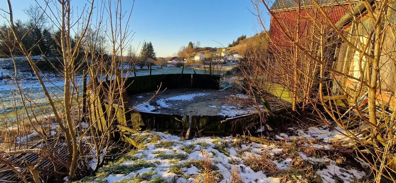 Landbrukseiendom på Atløy med våningshus, uthus og driftsbygning - 269 daa totalt areal — bilde 12